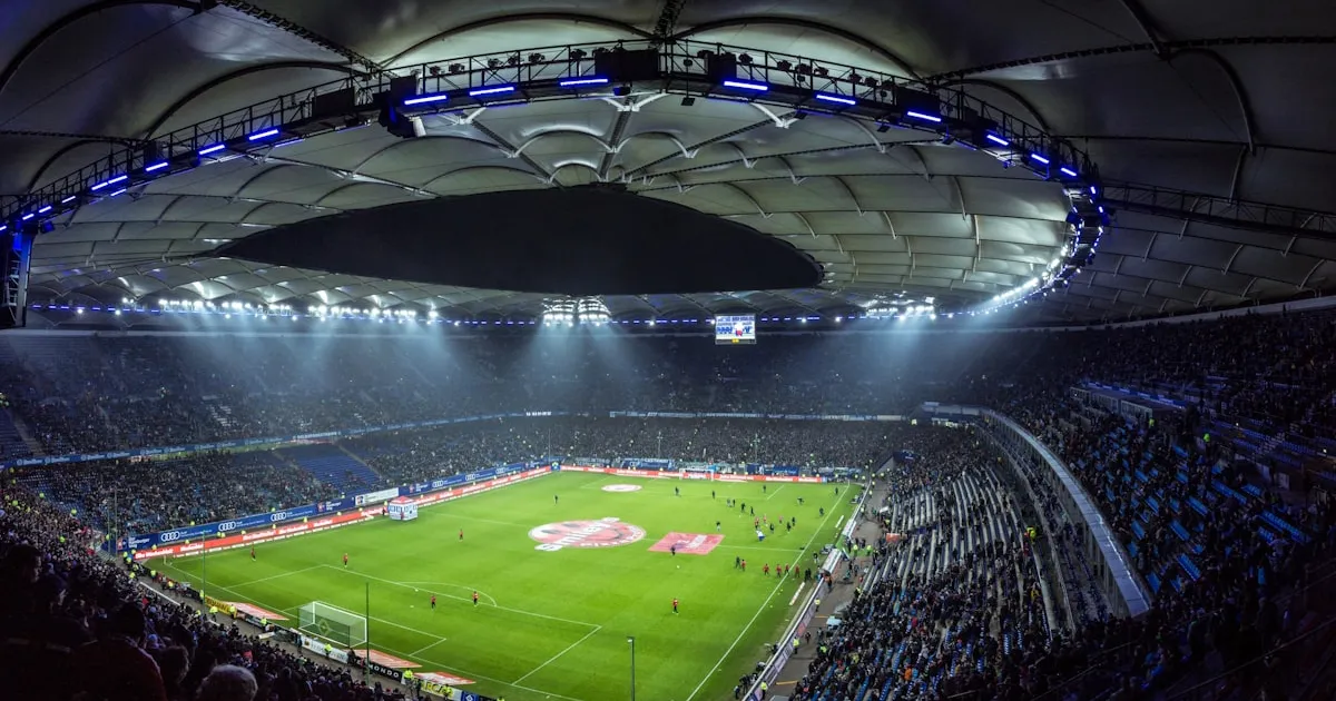 Ewolucja gadżetów mundialowych — piłki, koszulki i albumy Panini przez dziesięciolecia